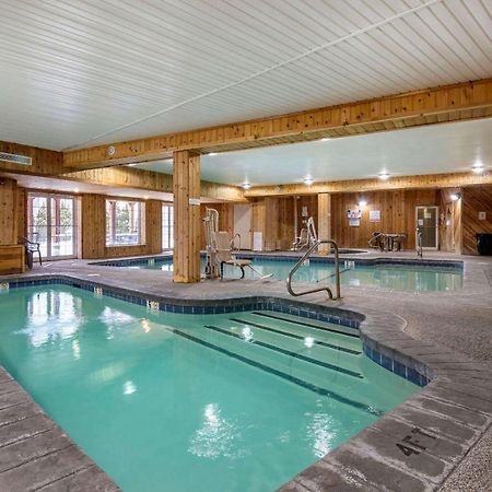 Mountain Edge Suites At Sunapee, Ascend Hotel Collection Mount Sunapee Exterior photo